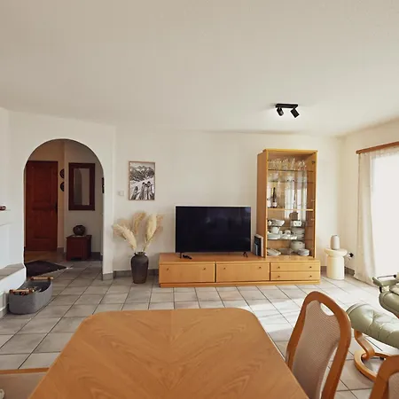 Gemütliche In Ladir Bei Flims Laax Apartamento *